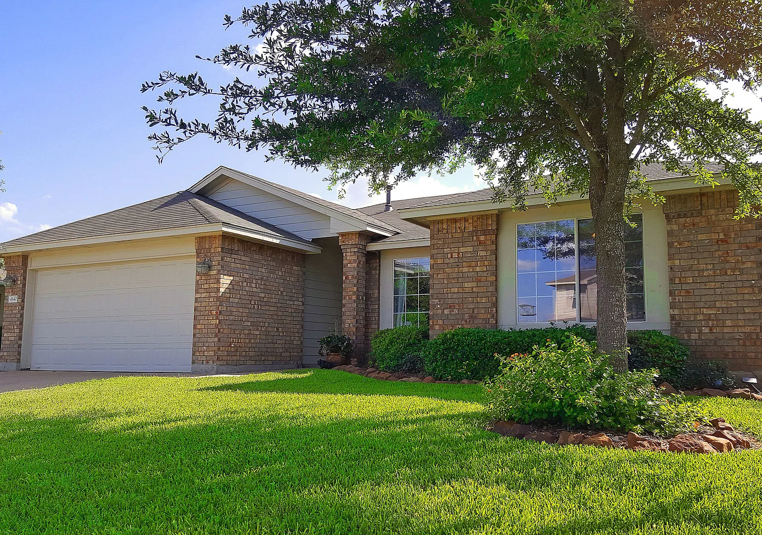 3 Bedroom Round Rock home with a large office space! Excellent Schools! — Photo 1