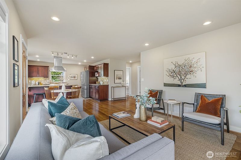 4th image of 8804 5th Avenue NE