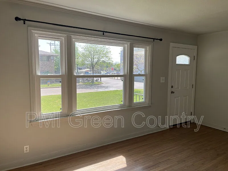 2 bed, 1.0 bath, 789 sqft, $1,245 — Photo 4