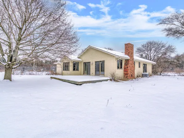 4563 N 38th St, Augusta, MI 49012