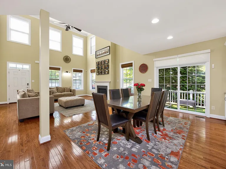121 Shilling Ave — Photo 17