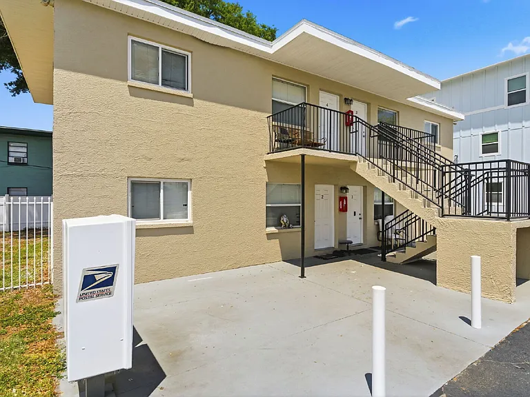 1799 Russell St S #3 — Photo 4