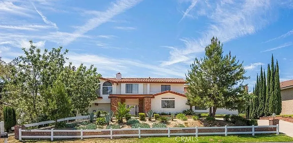 7 bed, 7500 sqft, $6,500 — Photo 1
