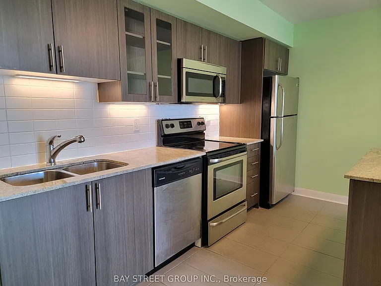 75 Norman Bethune Ave #302 — Photo 14