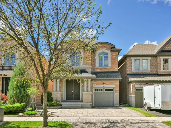 62 Roth St, Aurora, ON L4G 0W7