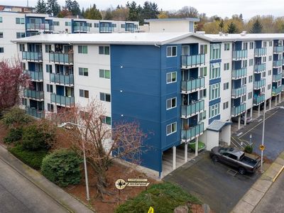 3711 26th Place W #102, Seattle, WA, 98199