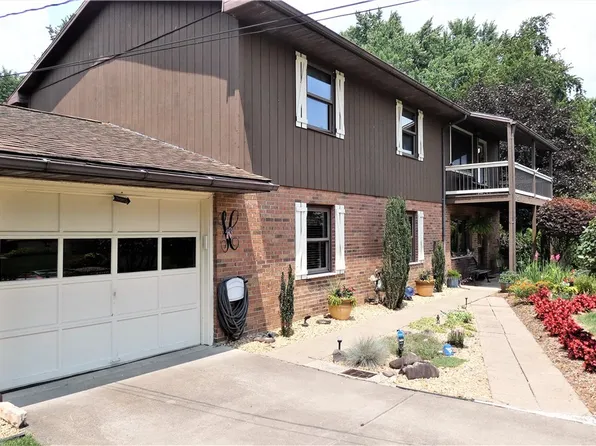 5705 7th Ave, Vienna, WV 26105