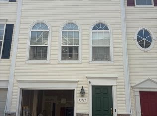 43725 Clear Lake Sq, Ashburn, VA 20147