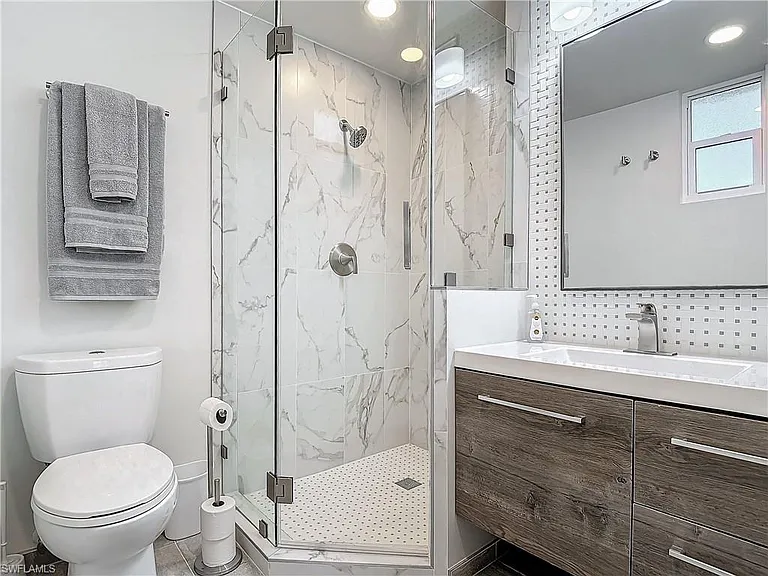 4613 SE 5th Ave #108 — Photo 10