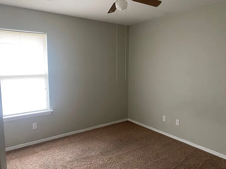 111-113 Cherokee — Photo 11