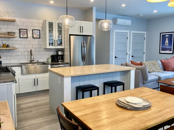 102 Hill Street #6, Stowe, VT 05672