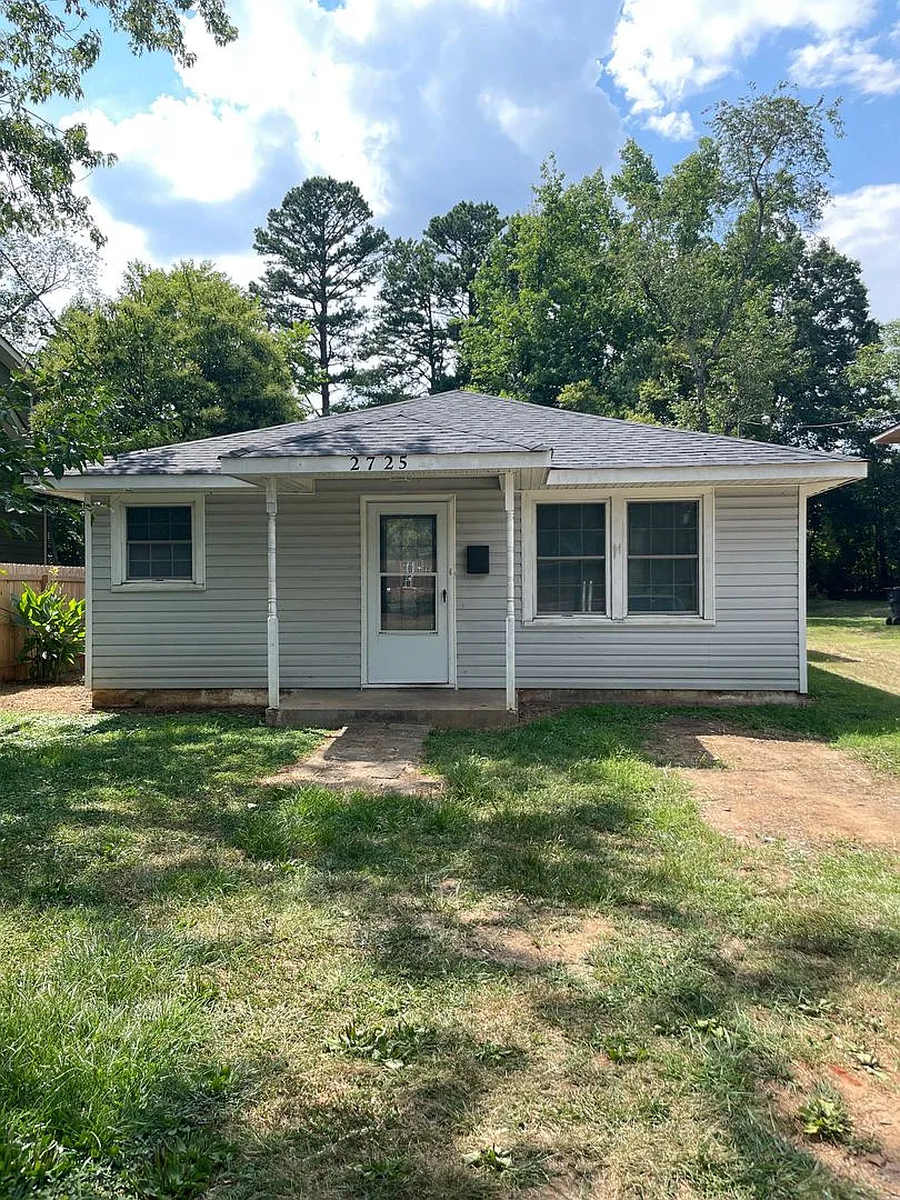 2725 Bancroft St. — Photo 1