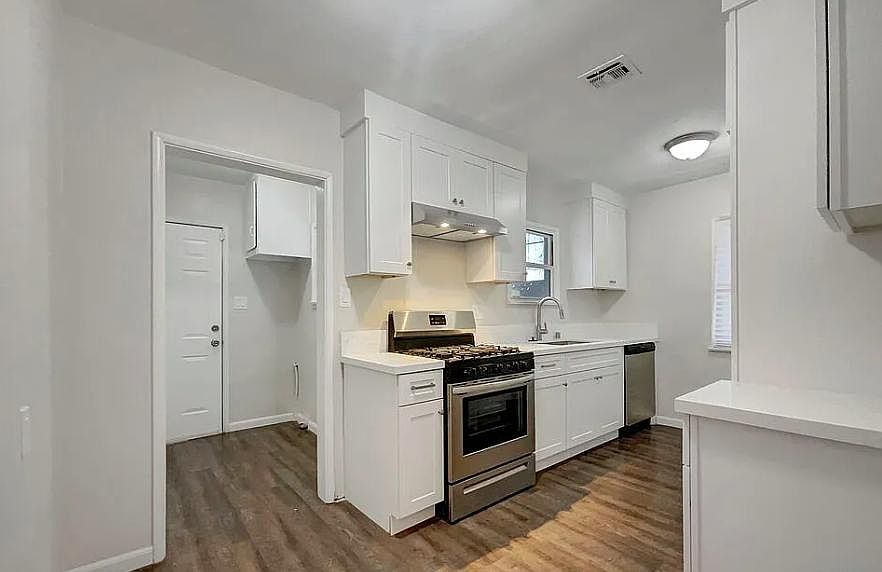 5911 Cimarron St, Los Angeles, CA 90047 | Zillow
