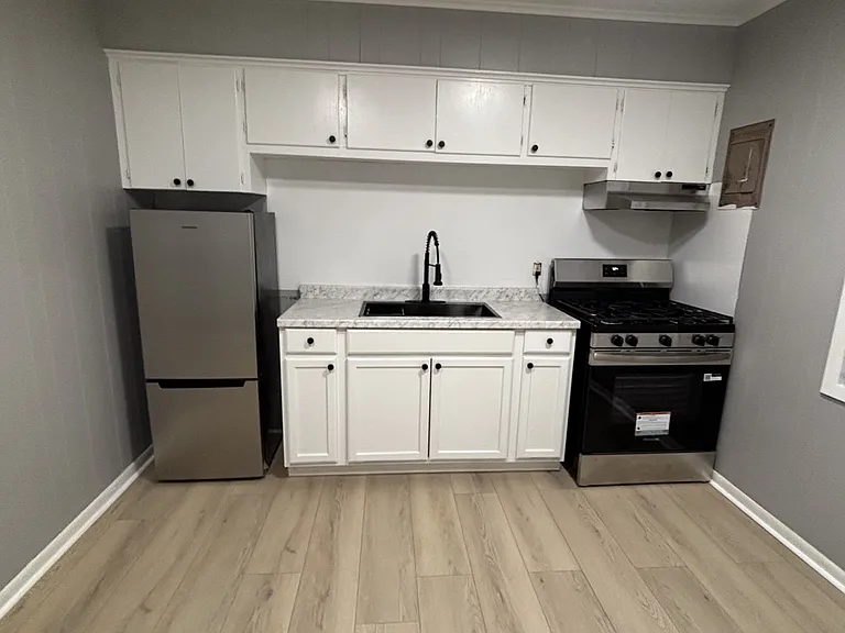 822 Main St #13W — Photo 10