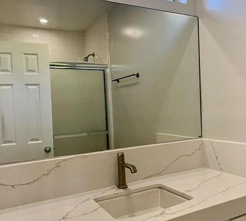 4th image of 2304 S Carmelina Ave #7
