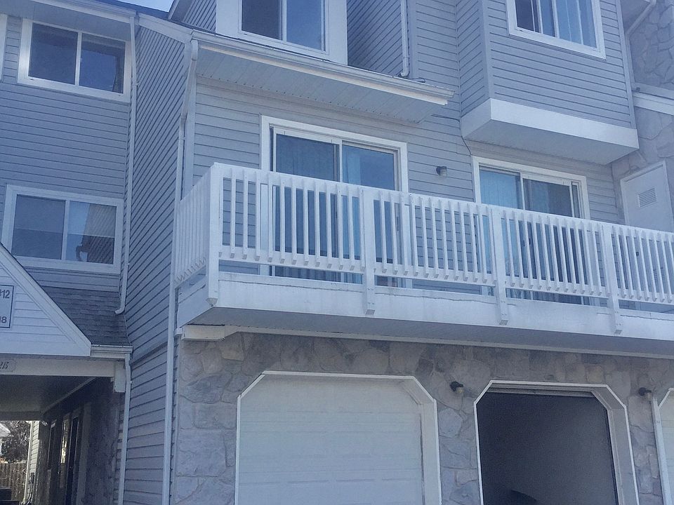 1st image of 1212 Arthur St