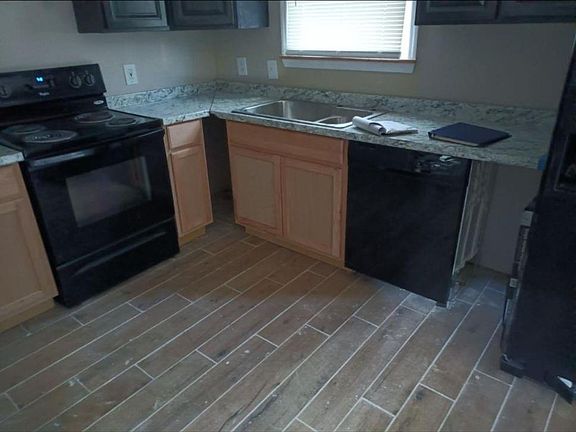 5th image of 156 Geer St