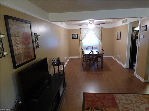 4th image of 700 Laurelwood Dr SE