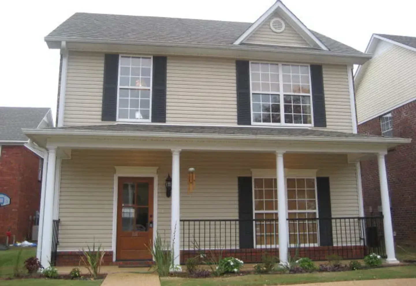 3 Bed/2.5 Bath — Photo 1