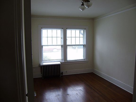 5th image of 111-115 E Roanoke St #2525