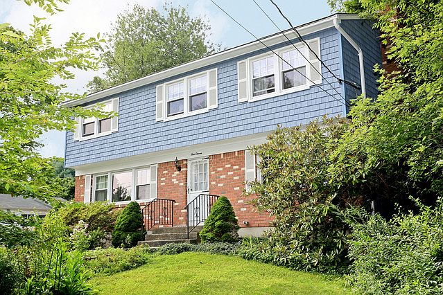 1st image of 111 Emerson Ct