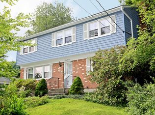 111 Emerson Ct, Yorktown Heights, NY 10598