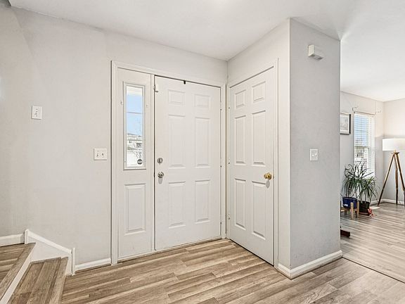 2nd image of 2410 Miriam Ave