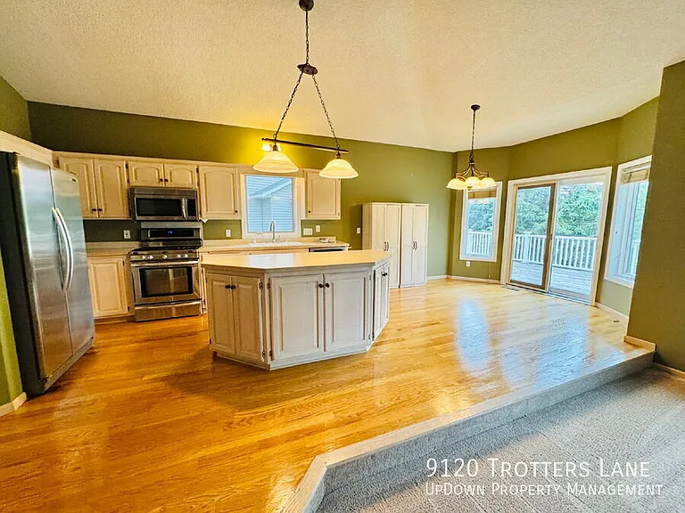 9120 Trotters Ln — Photo 5