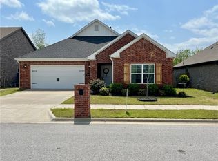 6253 W Limerick Way, Fayetteville, AR 72704