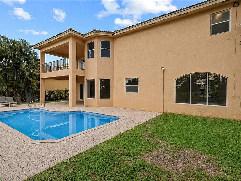 1831 Waldorf Dr — Photo 7