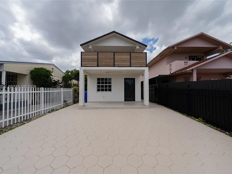 370 Flagami Blvd — Photo 40