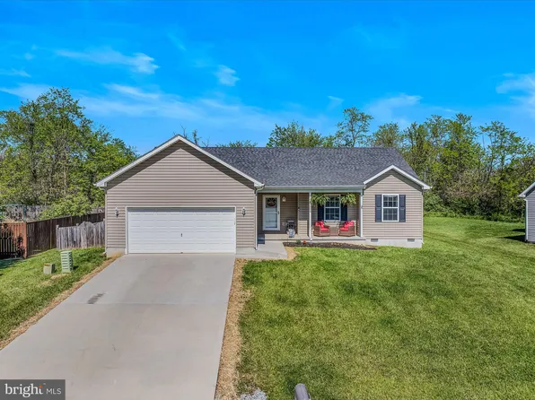 326 Soldier Dr, Bunker Hill, WV 25413