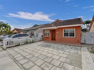 9054 NW 115th St, Hialeah Gardens, FL 33018