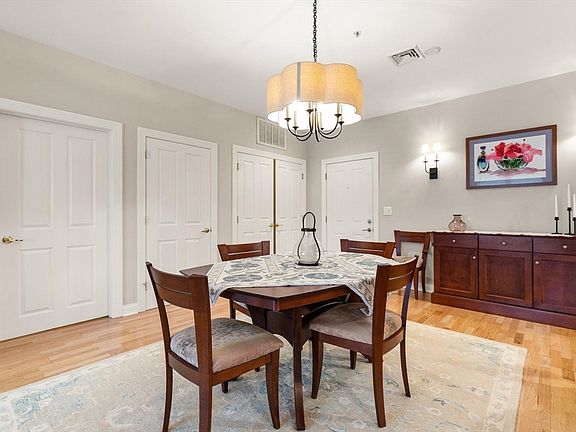 5th image of 7 Ballister St Unit 428