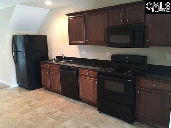 3rd image of 123A Winterberry Ln