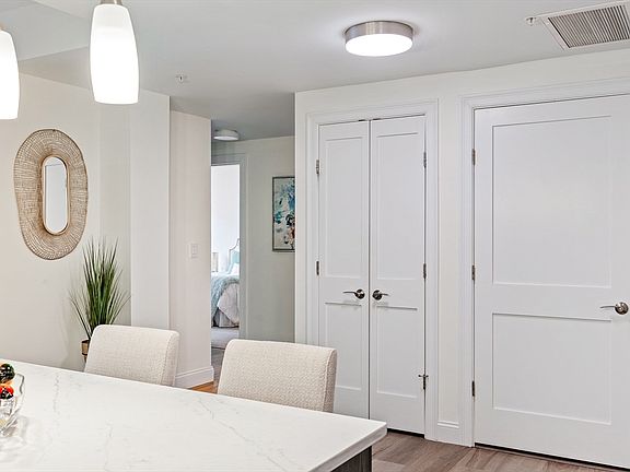 4th image of 771 Harrison Ave #304