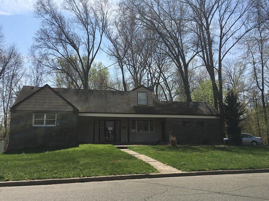 1st image of 663 Parkview Ave