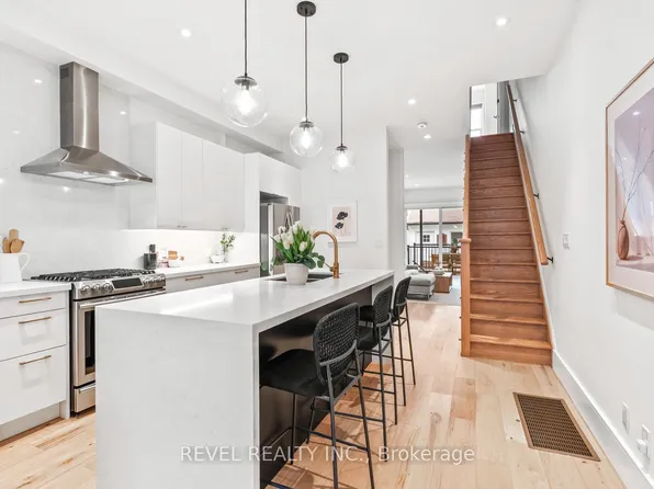 23 Manning Ave, Toronto, ON M6J 2K3