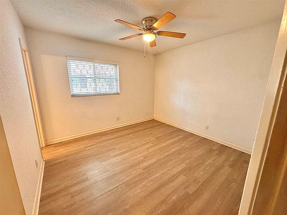 5th image of 259 S Cypress Road #509