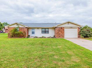 1125 S 12th St, Blackwell, OK 74631