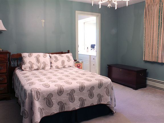 Master Bedroom
						:
						The master bedroom is spacious and, hey, it even has a chandelier!