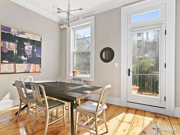 5th image of 306 Union St #1