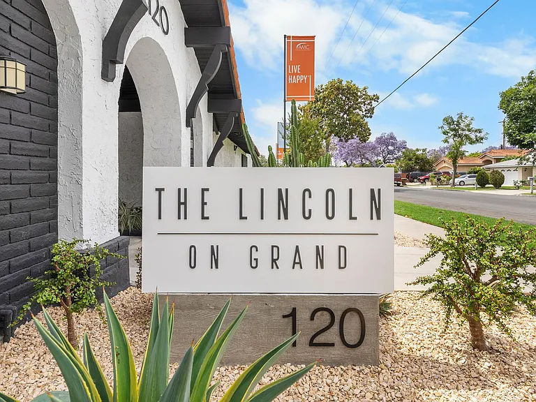 The Lincoln on Grand — Photo 24