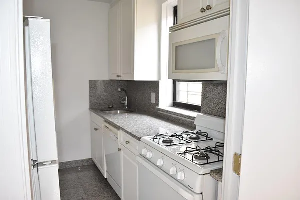 Rented by Brown Harris Stevens | media 4