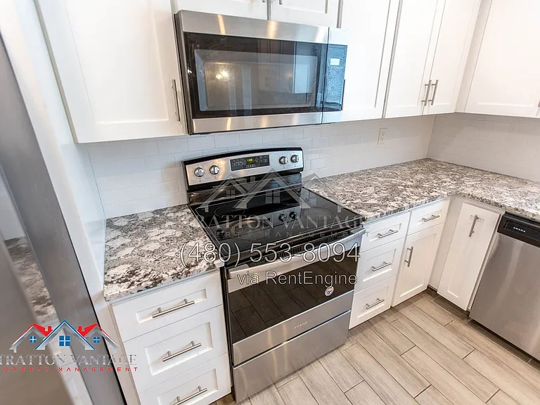 2732 E Michigan Ave — Photo 23