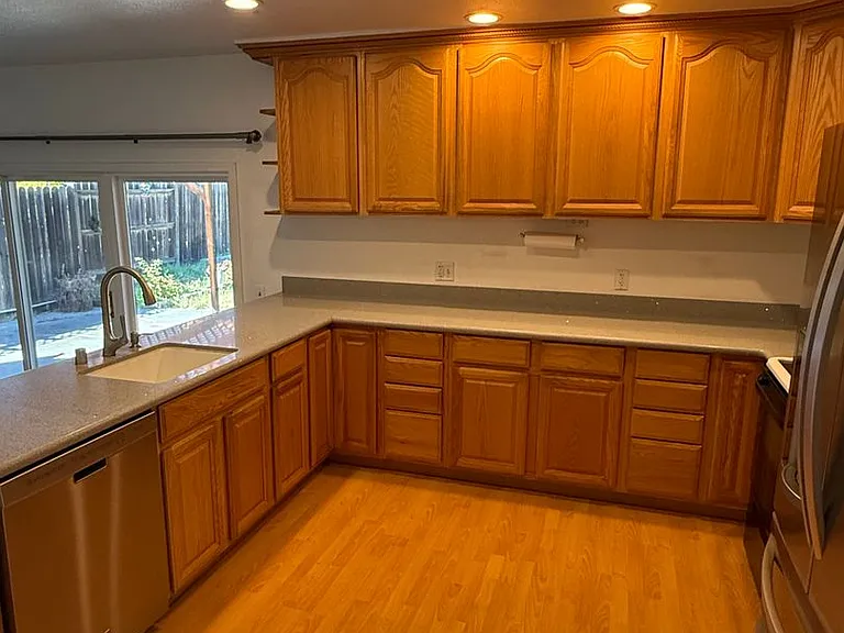 7389 Newcastle Ln — Photo 10