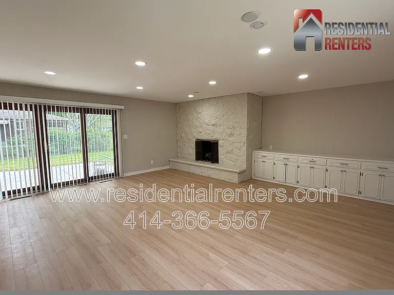 205 N 165th St — Photo 4