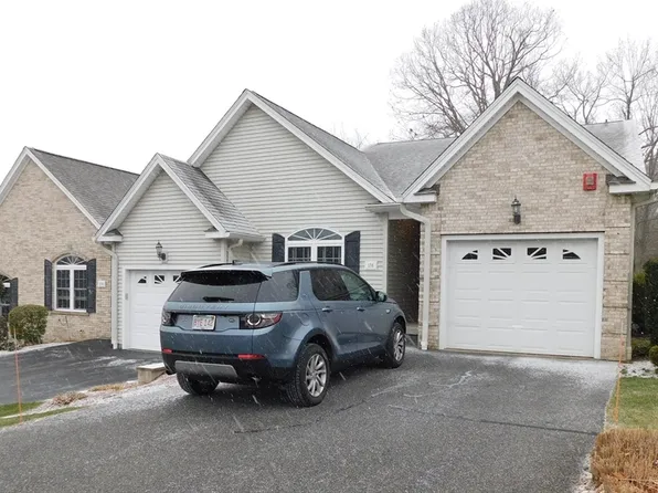 176 Canterbury Way #176, West Springfield, MA 01089