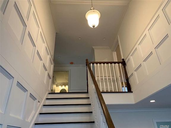 5th image of 76 Hobson Ave