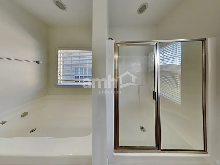 3041 Scottcrest Way — Photo 12